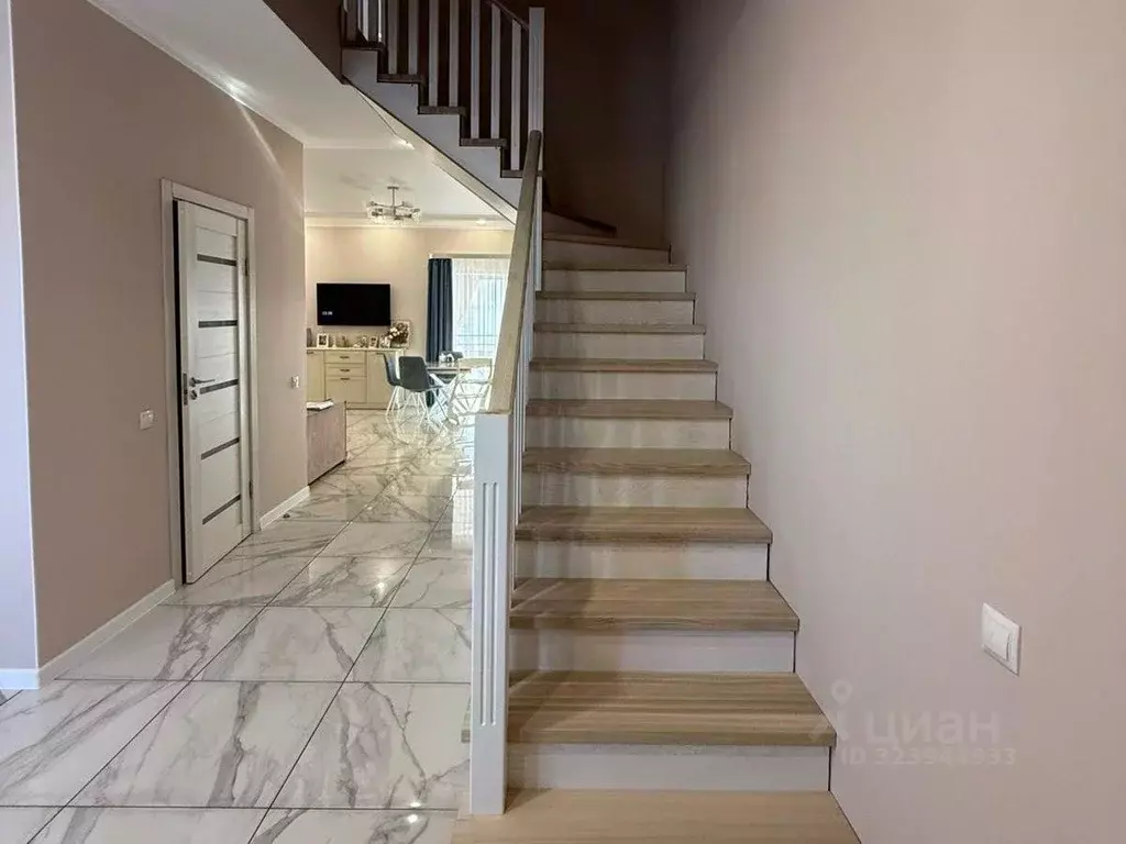 Дом в Оренбургская область, Оренбургский район, с. Южный урал ул. ... - Фото 1