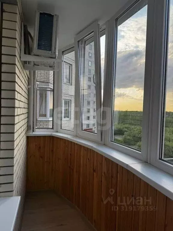 3-к кв. Санкт-Петербург ул. Ворошилова, 31к1 (84.9 м) - Фото 0