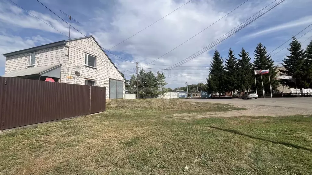 Дом в Оренбургская область, пос. Саракташ ул. Победы, 97 (98 м) - Фото 1
