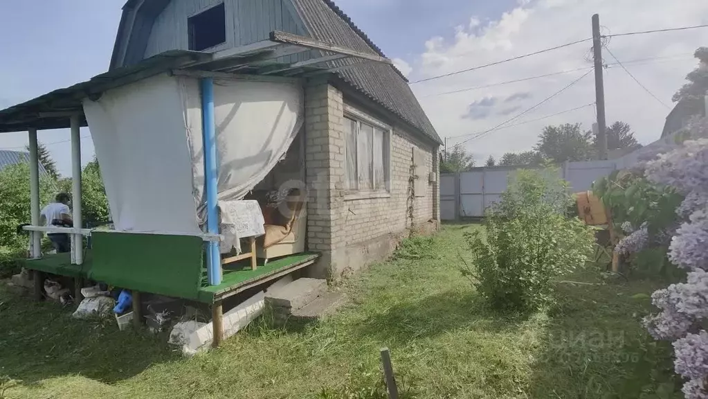Дом в Саратовская область, Энгельсский район, Красноярское ... - Фото 0