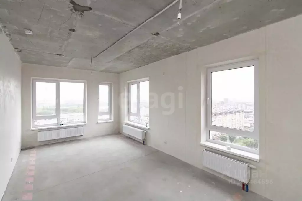 2-к кв. Тюменская область, Тюмень ул. 50 лет Октября, 63Г (69.2 м) - Фото 1