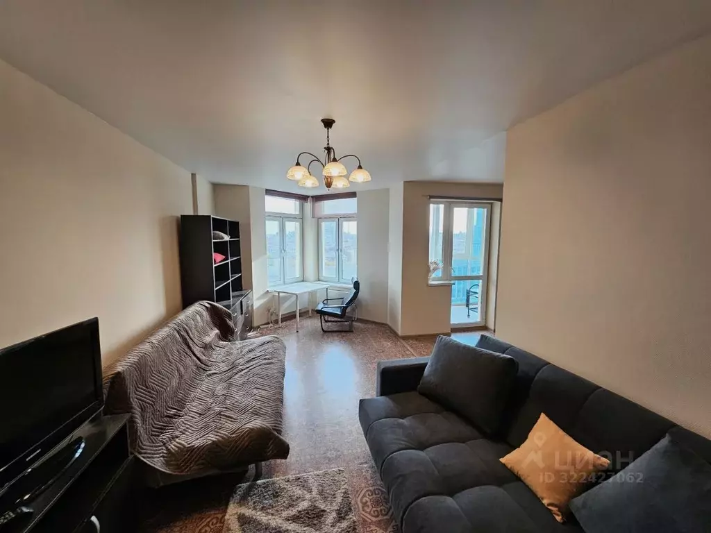 1-к кв. Свердловская область, Екатеринбург ул. Кузнечная, 83 (50.0 м) - Фото 1