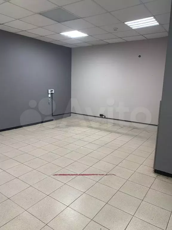 Сдается в аренду помещение с витриной и выходом на - Фото 1