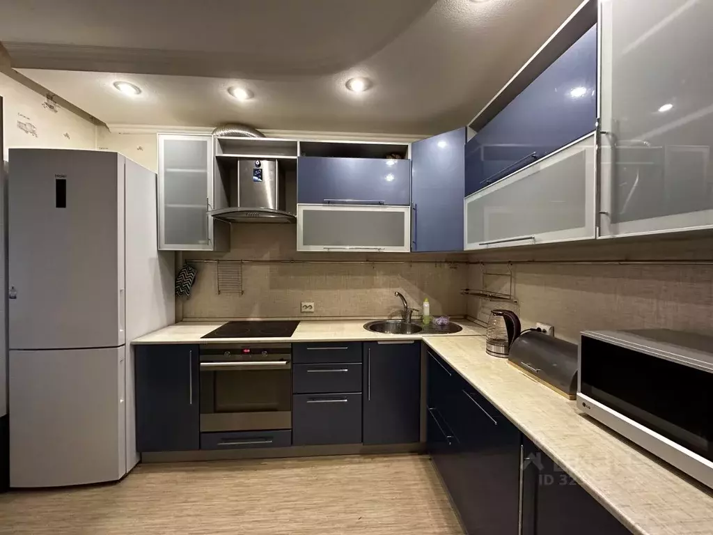 2-к кв. Коми, Сыктывкар ул. Орджоникидзе, 33/45 (70.0 м) - Фото 1