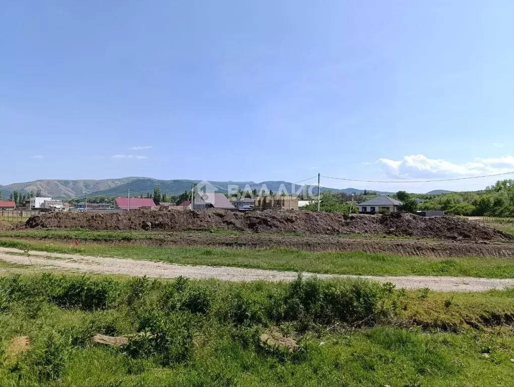 Участок в Крым, Симферопольский район, с. Доброе ул. Трудовая (6.0 ... - Фото 1