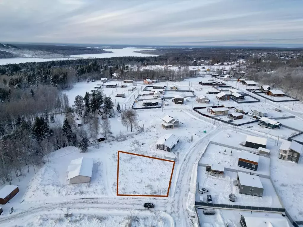 Участок в Ленинградская область, Приозерский район, Красноозерное ... - Фото 1