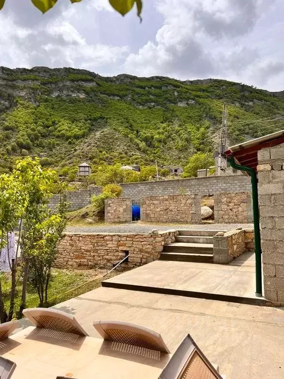 Дом в Дагестан, Гунибский район, Хиндах с/пос, с. Хиндах ул. ... - Фото 1
