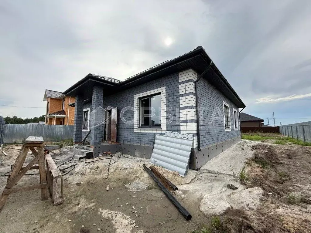 Дом в Тюменская область, Тюменский муниципальный округ, д. Зубарева ... - Фото 1