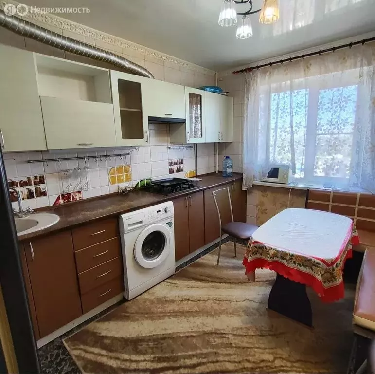 3-комнатная квартира: Каменск-Шахтинский, Советская улица (63 м) - Фото 1