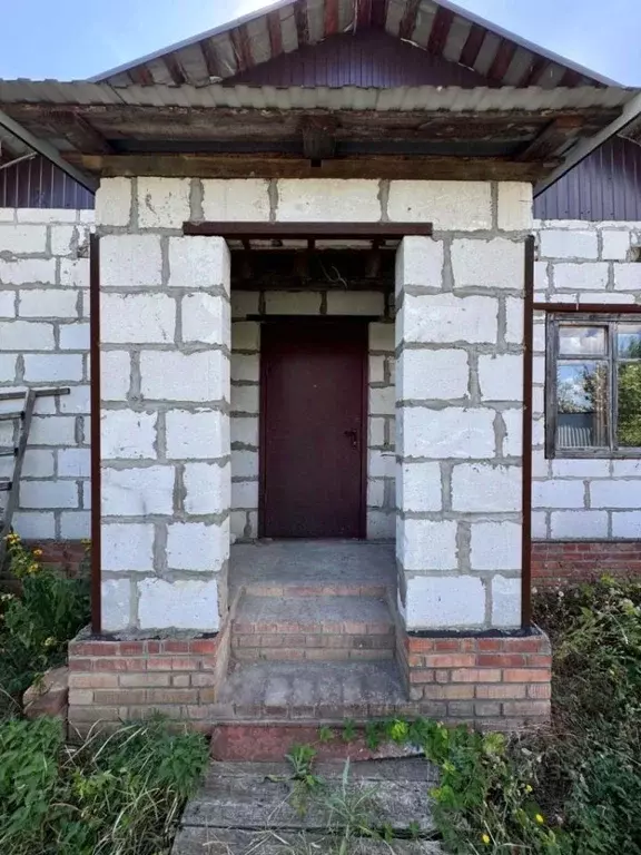 Дом в Белгородская область, Валуйский городской округ, Уразово рп ул. ... - Фото 1