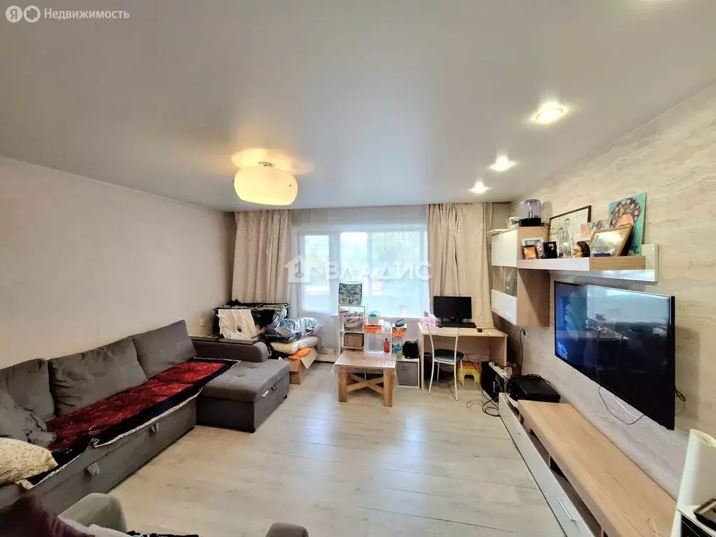 4-комнатная квартира: 6-й микрорайон, 14А (83 м) - Фото 0