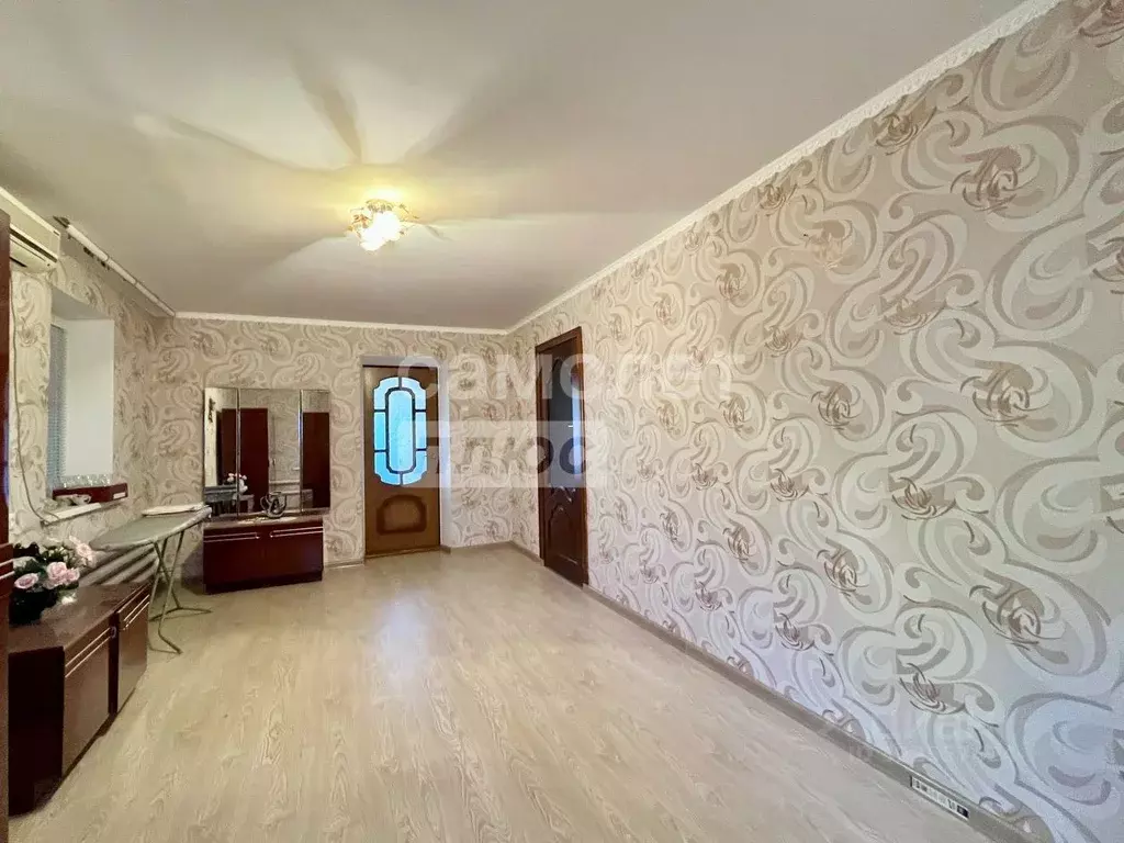 Дом в Краснодарский край, Тимашевский район, Днепровское с/пос, ... - Фото 2