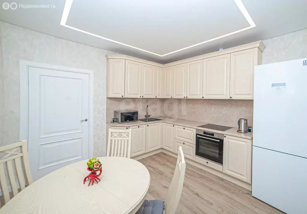 3-комнатная квартира: Севастополь, улица Токарева, 18Г (73.1 м) - Фото 1