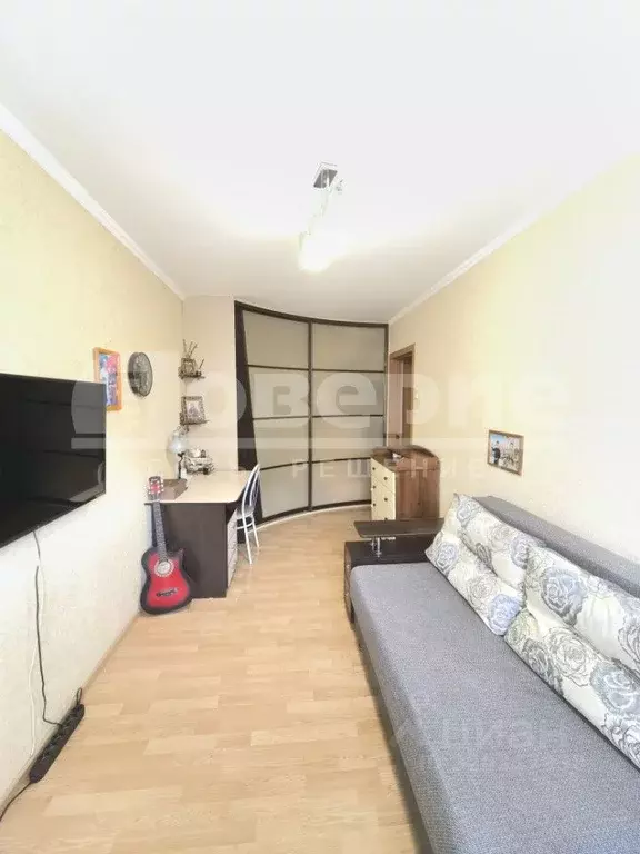 2-к кв. Омская область, Омск ул. Дмитриева, 4к2 (40.0 м) - Фото 2