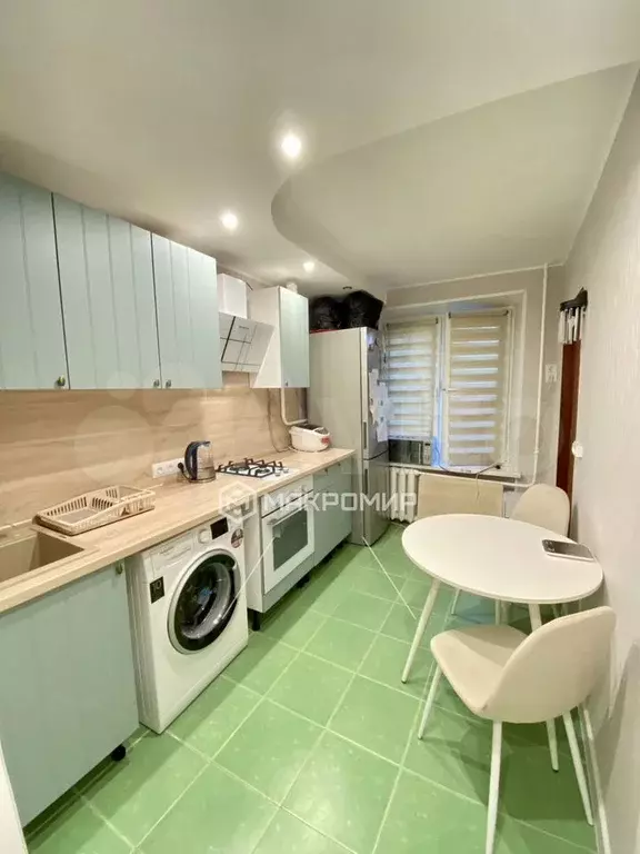 2-к. квартира, 37 м, 1/9 эт. - Фото 0
