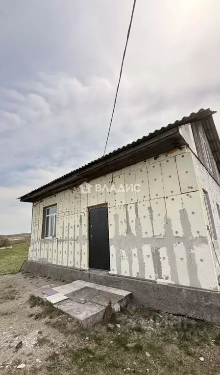 Дом в Приморский край, Уссурийский городской округ, с. Воздвиженка  ... - Фото 1