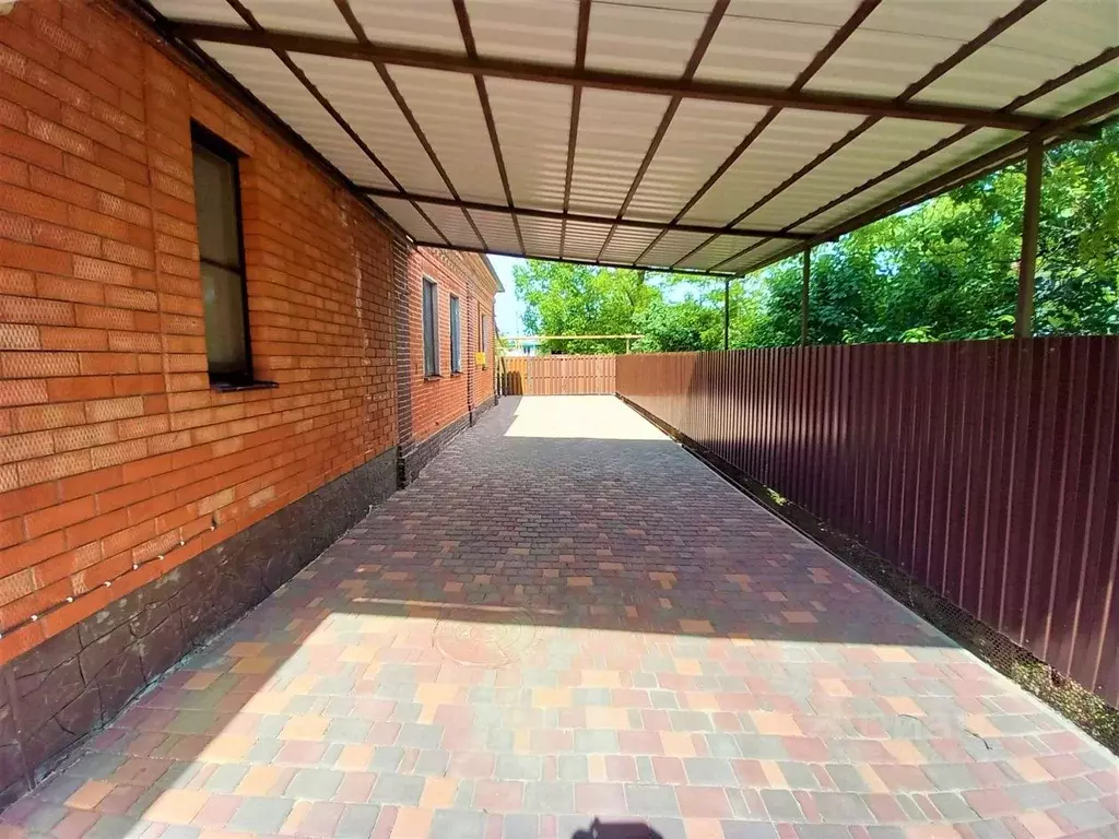 Дом в Краснодарский край, Ейский район, Кухаривское с/пос, с. ... - Фото 1