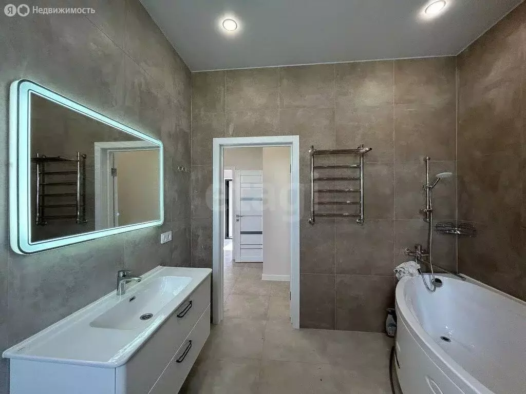 Дом в посёлок Майский, квартал Майский-8, улица Жукова (110 м) - Фото 1