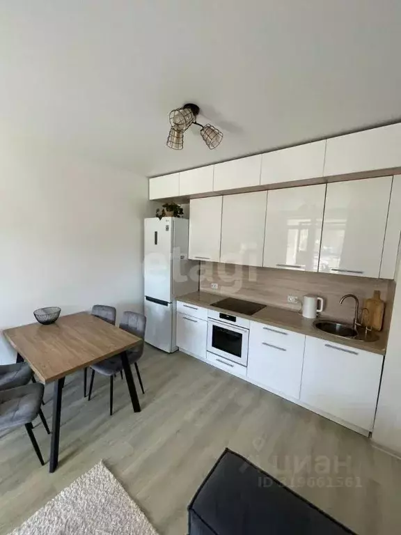 2-к кв. Тюменская область, Тюмень ул. Монтажников, 44 (55.0 м) - Фото 0