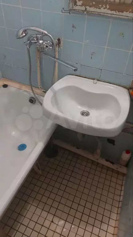 Комната 40 м в 3-к., 4/10 эт. - Фото 1