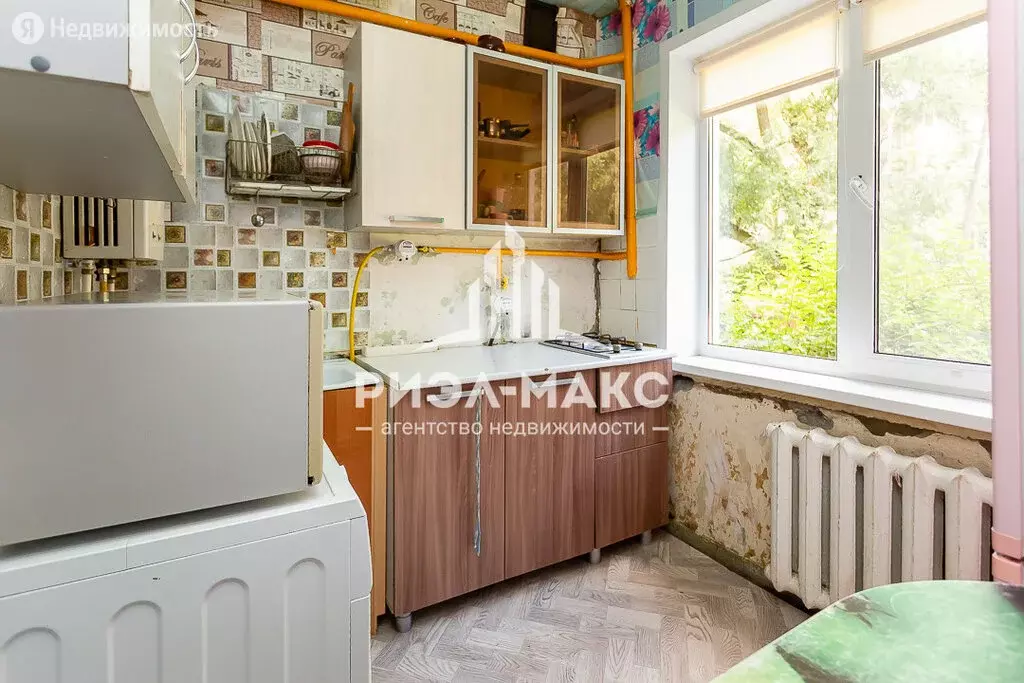 2-комнатная квартира: Брянск, Фокинский район, улица Коммунаров, 4 . - Фото 0