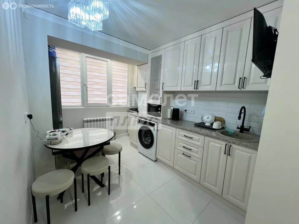 1-комнатная квартира: Нальчик, улица Ашурова, 18 (38 м) - Фото 1