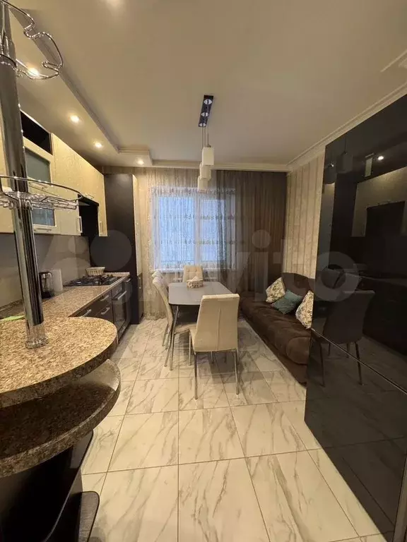 3-к. квартира, 80 м, 2/9 эт. - Фото 0
