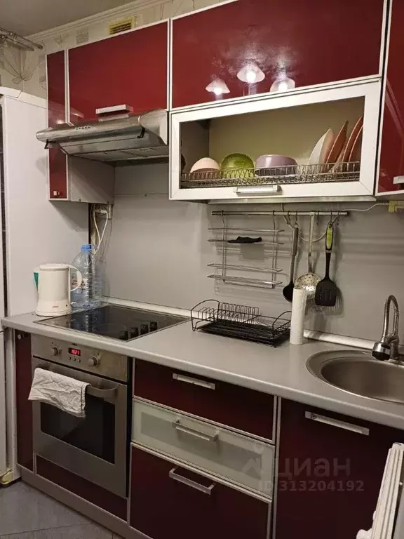 2-к кв. Тюменская область, Тюмень ул. Республики, 94 (50.0 м) - Фото 1