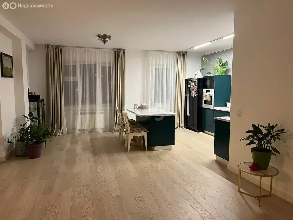 4-комнатная квартира: Якутск, улица Курашова, 6 (180 м) - Фото 1