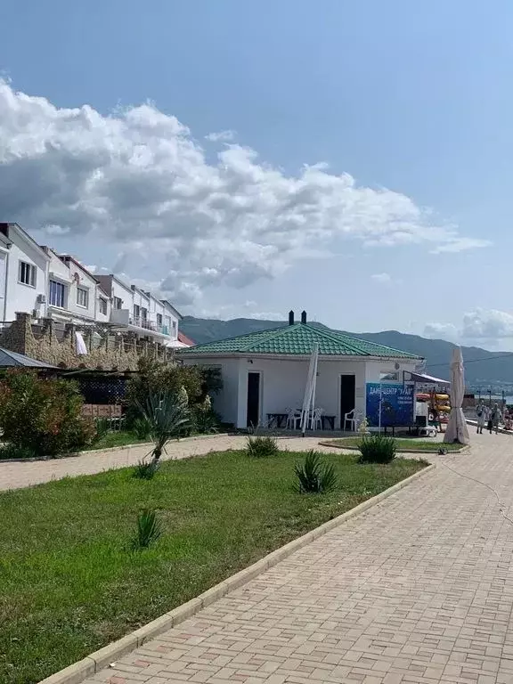 Дом в Краснодарский край, Геленджик ул. Набережная, 3 (100 м) - Фото 1