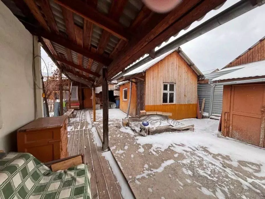 Дом в Красноярский край, Красноярск ул. Автомобилистов, 40 (89 м) - Фото 1