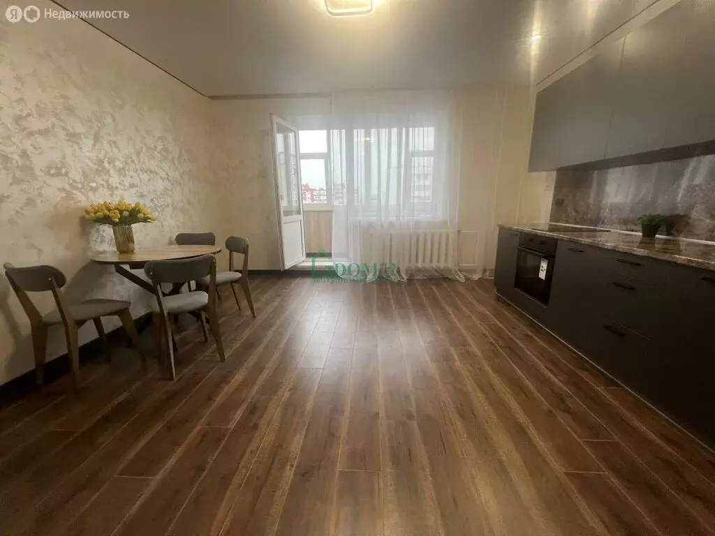 3-комнатная квартира: Тобольск, 9-й микрорайон, 28 (68 м) - Фото 1