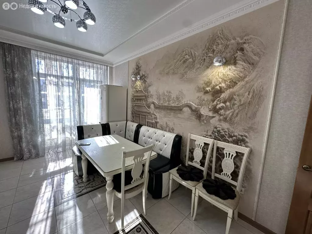 2-комнатная квартира: Владикавказ, проспект Доватора, 20В (80 м) - Фото 1