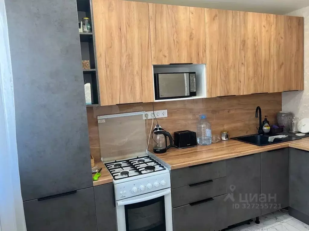 2-к кв. Псковская область, Псков Завеличье исторический район, ул. ... - Фото 1