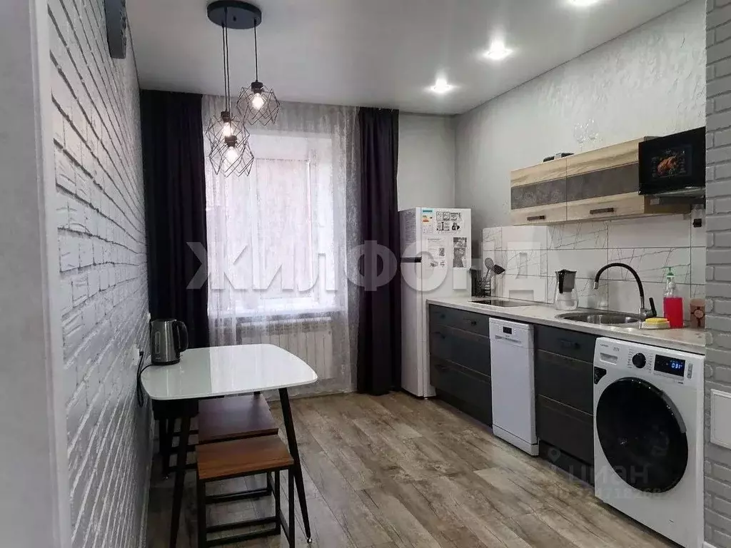 3-к кв. Хакасия, Абакан ул. Арбан, 16 (72.7 м) - Фото 1