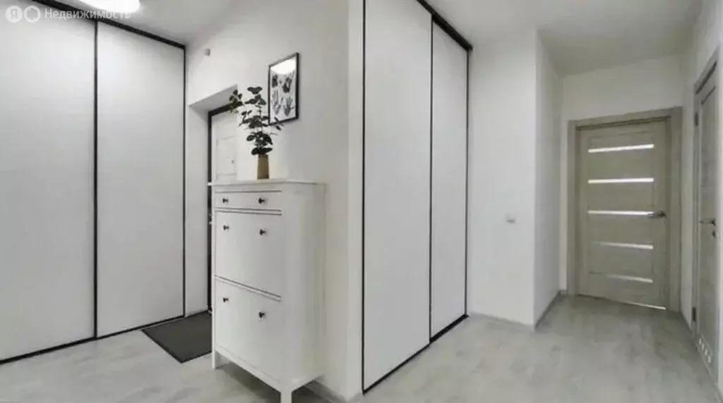 2-комнатная квартира: Тюмень, улица Владимира Бахарева, 1к1 (69.3 м) - Фото 2