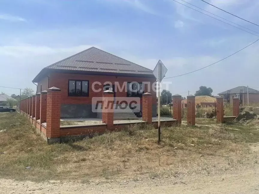 Дом в Адыгея, Майкоп ул. Тхабисимова (140 м) - Фото 1