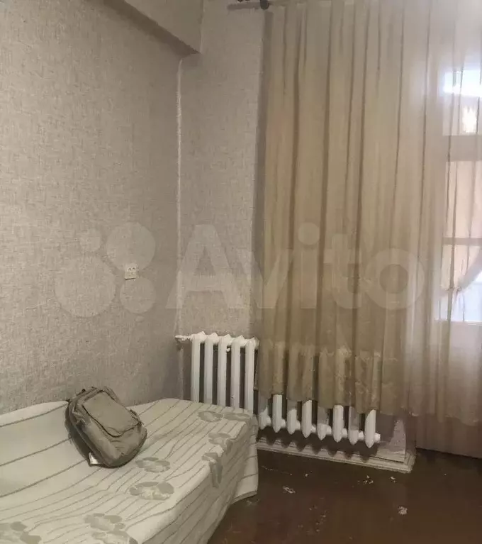 Комната 18 м в 3-к., 4/4 эт. - Фото 1