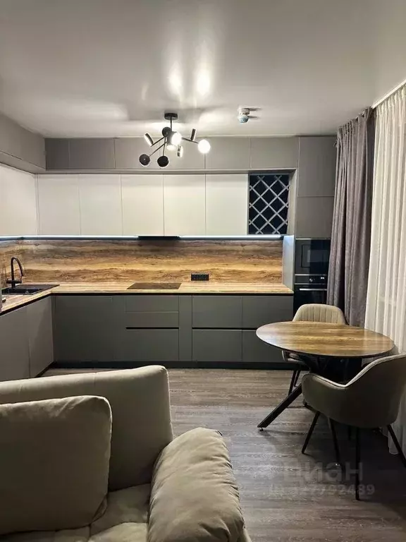 Студия Приморский край, Владивосток ул. Майора Филипова, 16 (38.0 м) - Фото 1