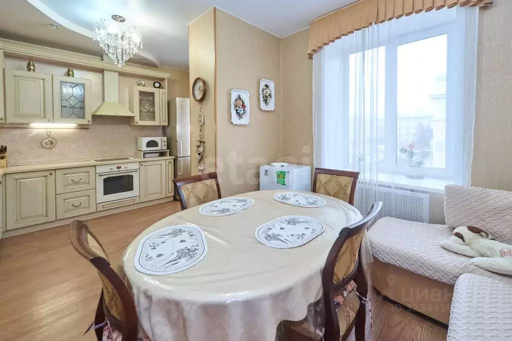 2-к кв. Кемеровская область, Кемерово ул. Орджоникидзе, 7 (68.9 м) - Фото 1