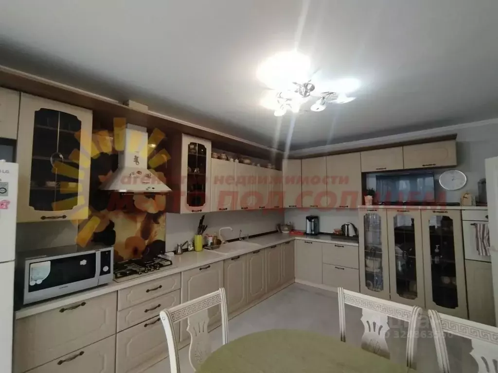 Дом в Краснодарский край, Ейск ул. Чапаева (191 м) - Фото 1