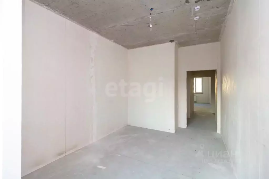 2-к кв. Тюменская область, Тюмень ул. Братьев Бондаревых, 1 (61.0 м) - Фото 1