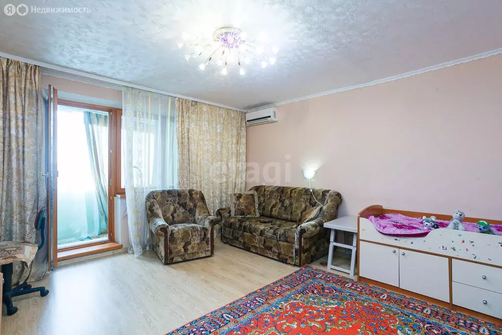2-комнатная квартира: Екатеринбург, Билимбаевская улица, 5 (68 м) - Фото 1