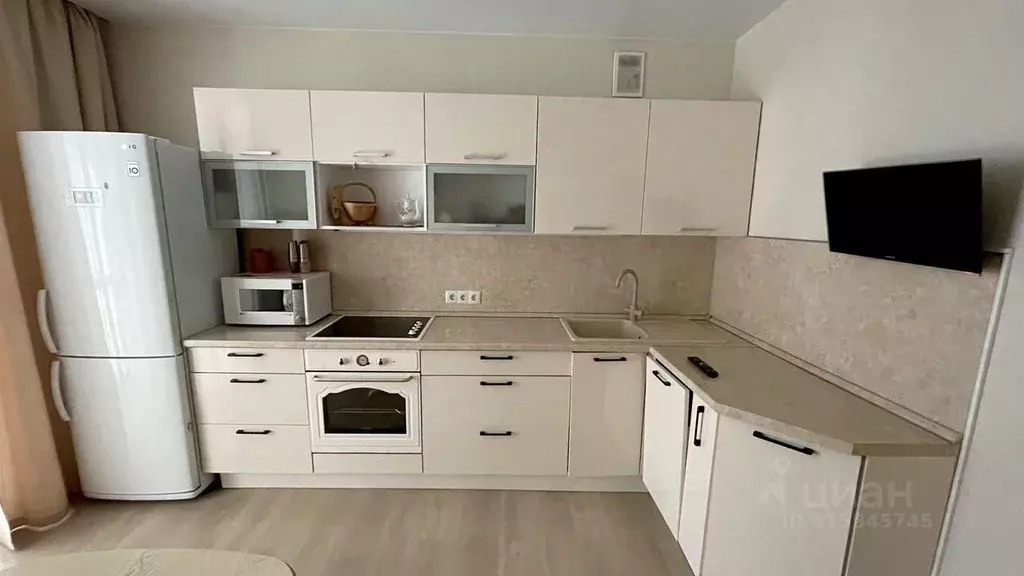 2-к кв. Тюменская область, Тюмень Полевая ул., 105к3 (64.0 м) - Фото 0