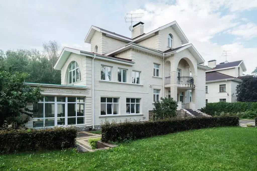 Коттедж в Московская область, Одинцовский городской округ, с. ... - Фото 0