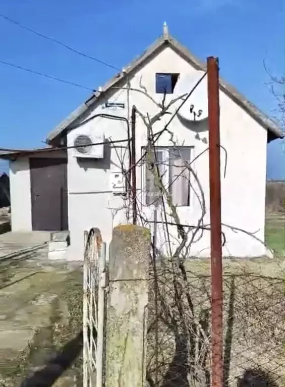 Дом в Крым, Джанкойский район, Ермаковское с/пос, с. Столбовое ул. ... - Фото 1