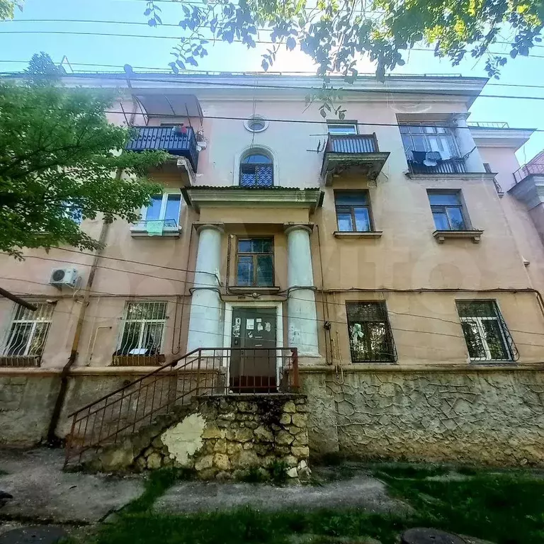 Комната 39,3 м в 4-к., 3/3 эт. - Фото 1