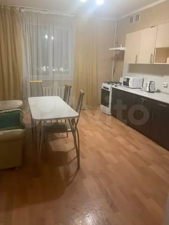 2-к. квартира, 60 м, 2/4 эт. - Фото 1