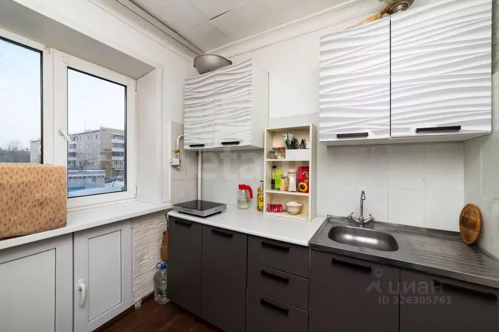 3-к кв. Курганская область, Курган ул. Коли Мяготина, 91 (55.6 м) - Фото 1