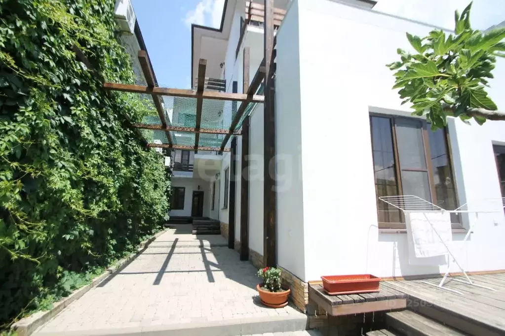 Дом в Краснодарский край, Геленджик городской округ, с. Кабардинка  ... - Фото 1